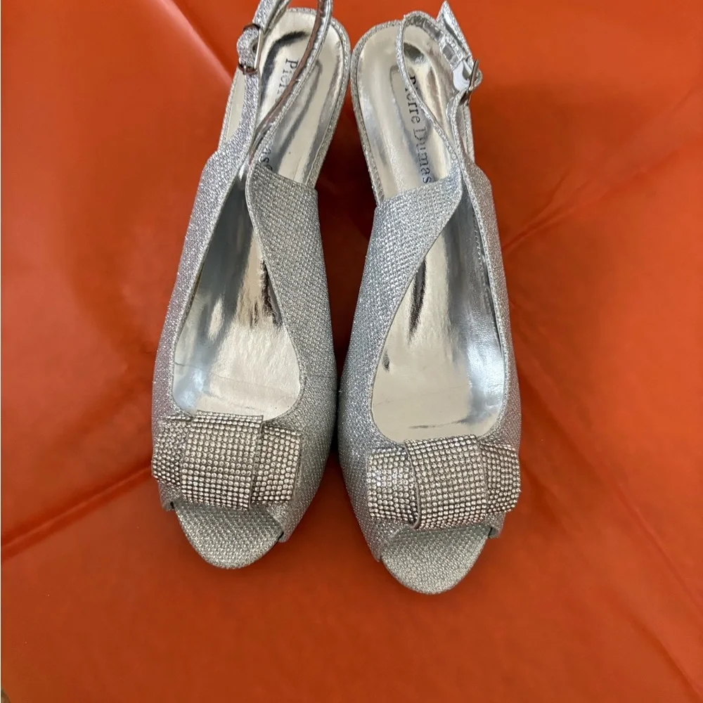 Pierre Dumas Glittering Silver Slingbac shoes